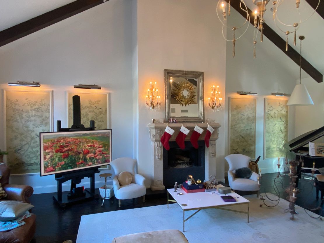Living room wall lighting